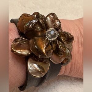 Brown Cuff Leather Bracelet with Brown Shell and Crystal Flower